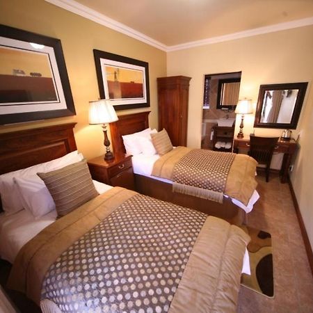 Le Cozmo Guesthouse Johannesburg Exterior foto