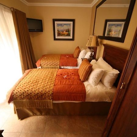 Le Cozmo Guesthouse Johannesburg Exterior foto