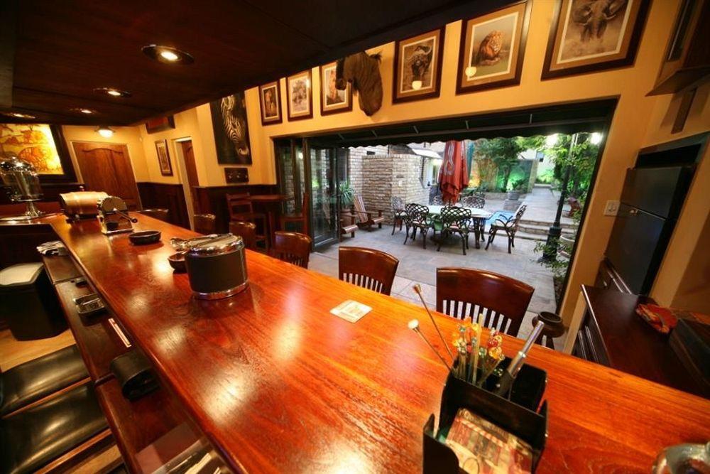 Le Cozmo Guesthouse Johannesburg Exterior foto