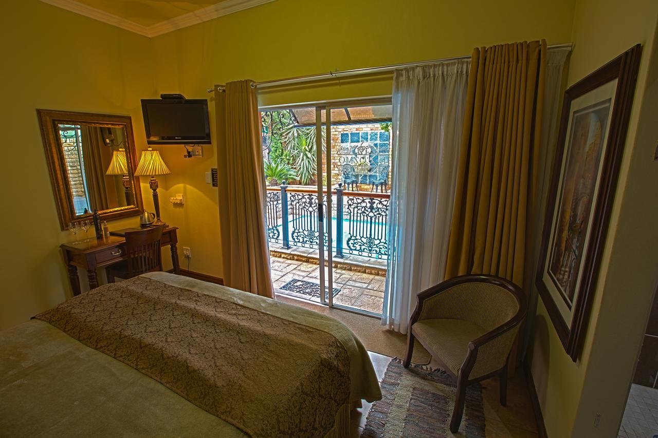 Le Cozmo Guesthouse Johannesburg Exterior foto