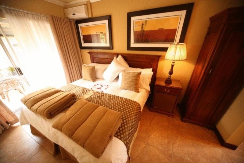Le Cozmo Guesthouse Johannesburg Exterior foto