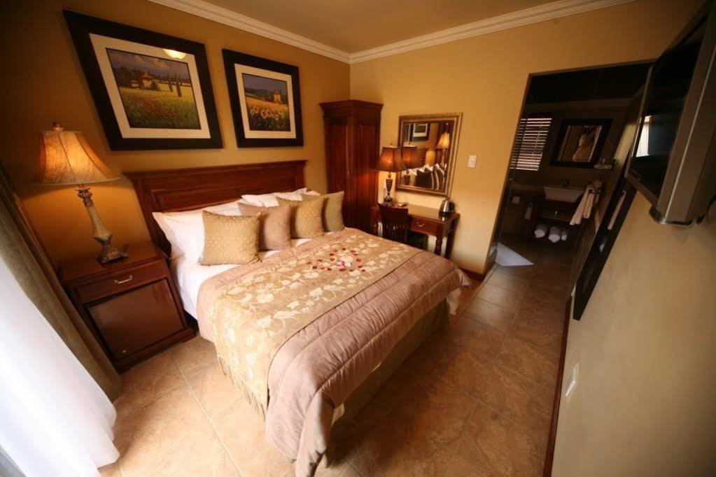 Le Cozmo Guesthouse Johannesburg Exterior foto